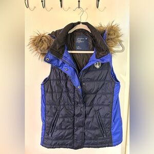 Woman’s American Eagle Outfitters Vest Size Large